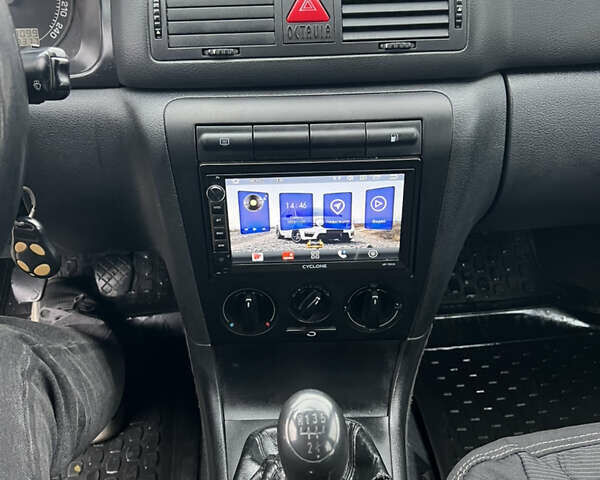 Белый Шкода Октавия, объемом двигателя 1.6 л и пробегом 303 тыс. км за 3950 $, фото 26 на Automoto.ua