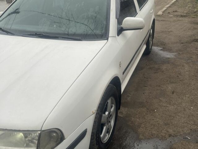 Белый Шкода Октавия, объемом двигателя 1.6 л и пробегом 500 тыс. км за 2300 $, фото 2 на Automoto.ua
