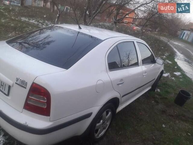Белый Шкода Октавия, объемом двигателя 1.8 л и пробегом 275 тыс. км за 3300 $, фото 18 на Automoto.ua