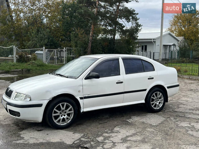 Белый Шкода Октавия, объемом двигателя 1.6 л и пробегом 333 тыс. км за 2200 $, фото 7 на Automoto.ua