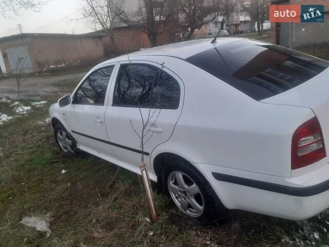 Белый Шкода Октавия, объемом двигателя 1.8 л и пробегом 275 тыс. км за 3300 $, фото 16 на Automoto.ua