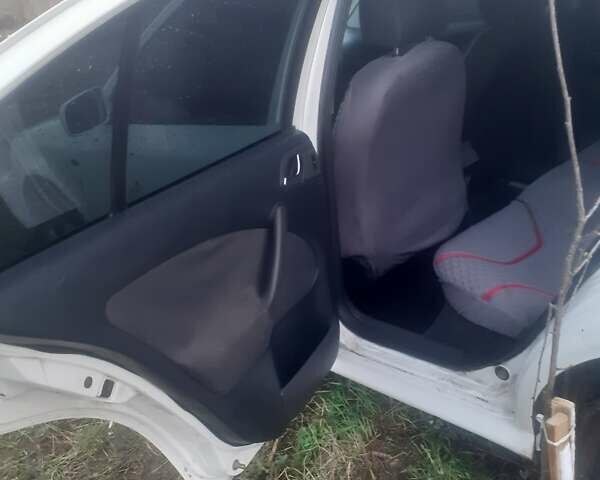 Белый Шкода Октавия, объемом двигателя 1.8 л и пробегом 275 тыс. км за 3300 $, фото 9 на Automoto.ua