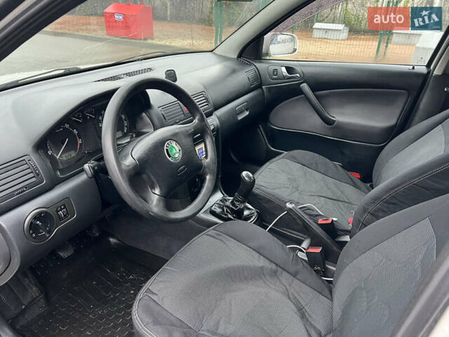 Белый Шкода Октавия, объемом двигателя 1.6 л и пробегом 303 тыс. км за 3950 $, фото 22 на Automoto.ua