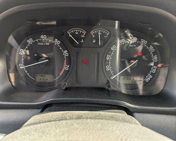 Білий Шкода Октавія, об'ємом двигуна 1.6 л та пробігом 258 тис. км за 4100 $, фото 16 на Automoto.ua