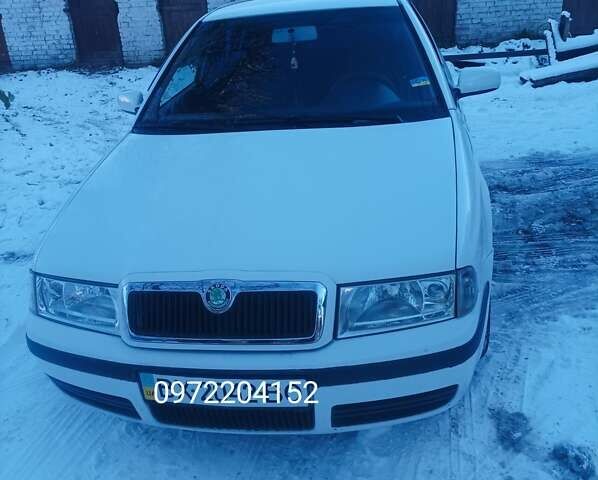 Белый Шкода Октавия, объемом двигателя 1.6 л и пробегом 200 тыс. км за 4300 $, фото 7 на Automoto.ua