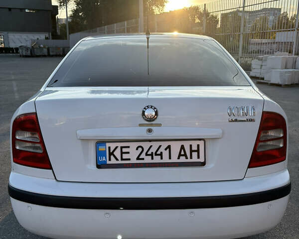 Белый Шкода Октавия, объемом двигателя 1.9 л и пробегом 313 тыс. км за 5500 $, фото 2 на Automoto.ua