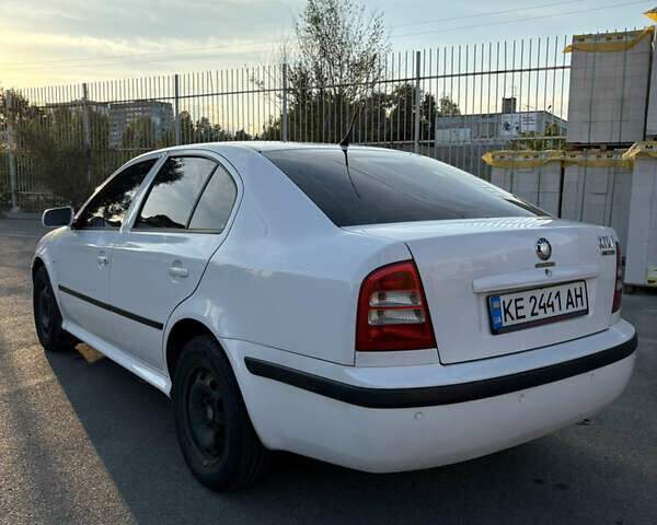 Белый Шкода Октавия, объемом двигателя 1.9 л и пробегом 313 тыс. км за 5500 $, фото 4 на Automoto.ua