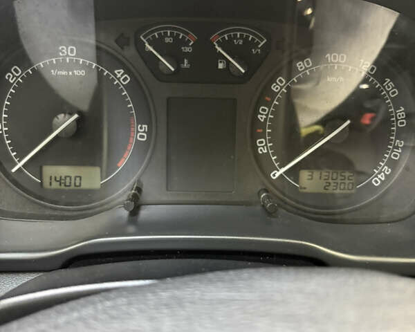 Белый Шкода Октавия, объемом двигателя 1.9 л и пробегом 313 тыс. км за 5500 $, фото 12 на Automoto.ua