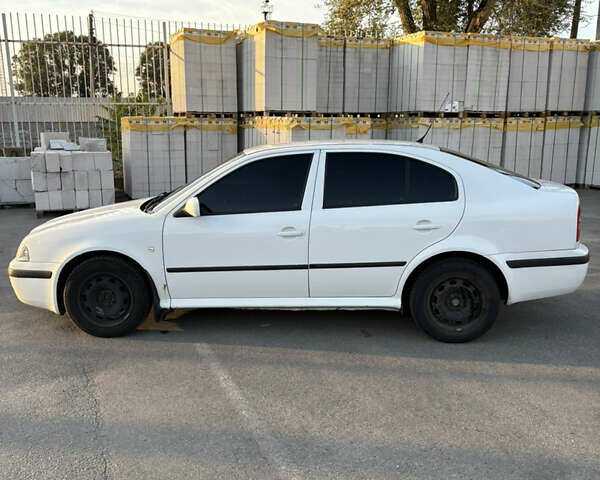 Белый Шкода Октавия, объемом двигателя 1.9 л и пробегом 313 тыс. км за 5500 $, фото 5 на Automoto.ua