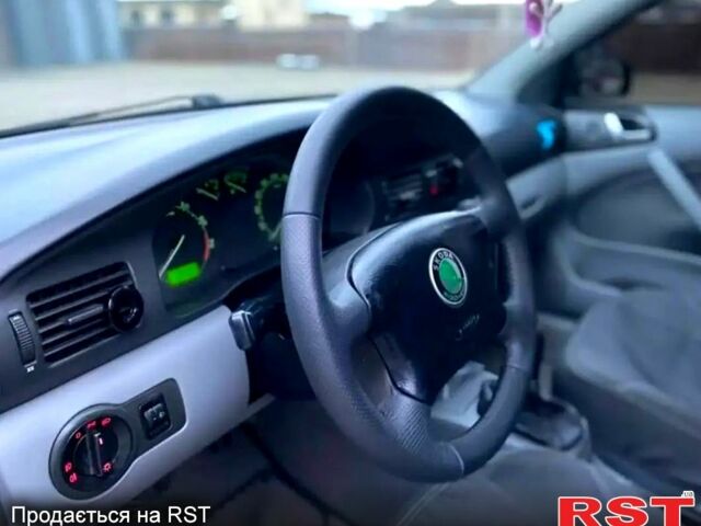 Белый Шкода Октавия, объемом двигателя 1.6 л и пробегом 311 тыс. км за 4300 $, фото 7 на Automoto.ua