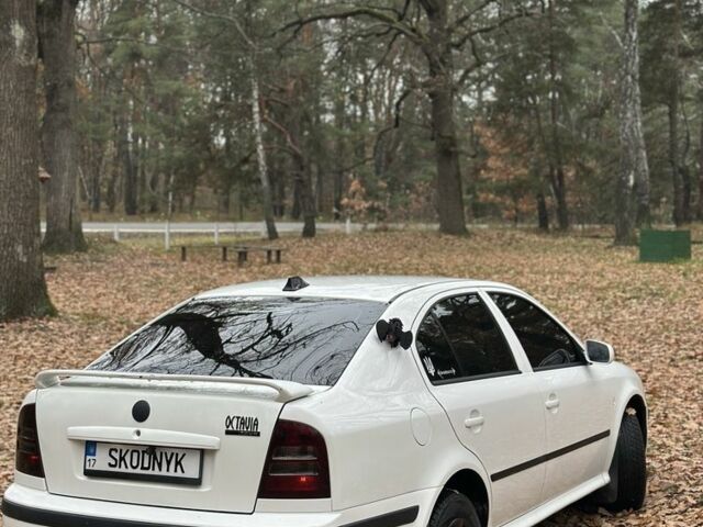 Белый Шкода Октавия, объемом двигателя 1.8 л и пробегом 395 тыс. км за 5500 $, фото 4 на Automoto.ua