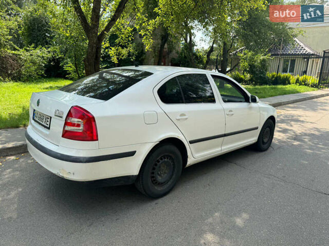 Белый Шкода Октавия, объемом двигателя 1.9 л и пробегом 390 тыс. км за 4000 $, фото 4 на Automoto.ua