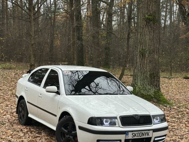 Белый Шкода Октавия, объемом двигателя 1.8 л и пробегом 395 тыс. км за 5500 $, фото 3 на Automoto.ua