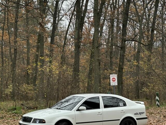 Белый Шкода Октавия, объемом двигателя 1.8 л и пробегом 395 тыс. км за 5500 $, фото 2 на Automoto.ua