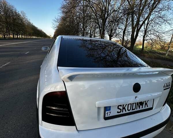 Белый Шкода Октавия, объемом двигателя 1.78 л и пробегом 387 тыс. км за 5259 $, фото 1 на Automoto.ua