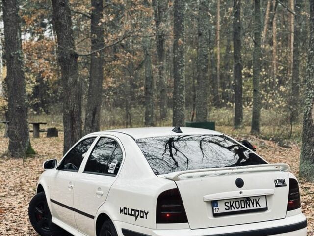 Белый Шкода Октавия, объемом двигателя 1.8 л и пробегом 395 тыс. км за 5500 $, фото 5 на Automoto.ua