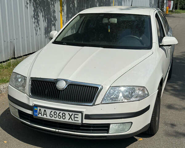 Белый Шкода Октавия, объемом двигателя 1.9 л и пробегом 390 тыс. км за 4000 $, фото 1 на Automoto.ua