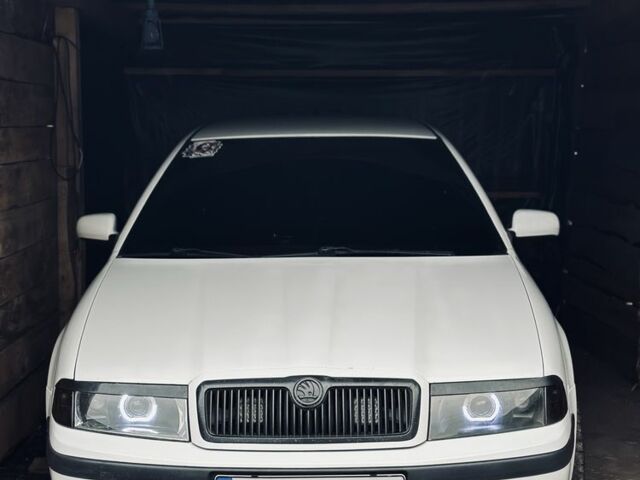 Белый Шкода Октавия, объемом двигателя 1.8 л и пробегом 395 тыс. км за 5500 $, фото 7 на Automoto.ua