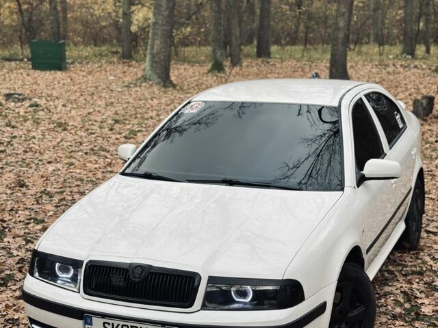 Белый Шкода Октавия, объемом двигателя 1.8 л и пробегом 395 тыс. км за 5500 $, фото 1 на Automoto.ua