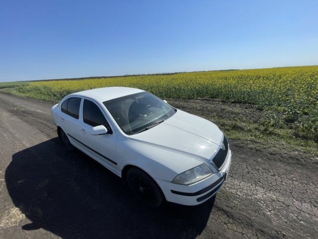Белый Шкода Октавия, объемом двигателя 1.9 л и пробегом 299 тыс. км за 4800 $, фото 1 на Automoto.ua