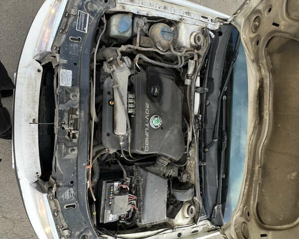 Білий Шкода Октавія, об'ємом двигуна 1.8 л та пробігом 285 тис. км за 4000 $, фото 12 на Automoto.ua