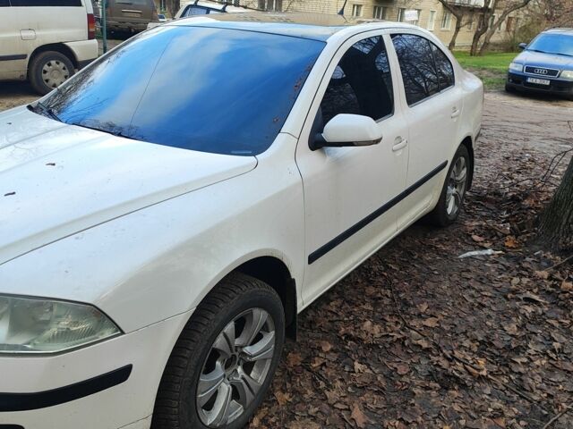 Білий Шкода Октавія, об'ємом двигуна 1.6 л та пробігом 370 тис. км за 4500 $, фото 5 на Automoto.ua