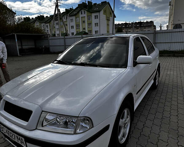 Белый Шкода Октавия, объемом двигателя 1.8 л и пробегом 296 тыс. км за 4400 $, фото 4 на Automoto.ua