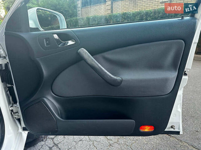 Белый Шкода Октавия, объемом двигателя 1.6 л и пробегом 232 тыс. км за 4290 $, фото 21 на Automoto.ua