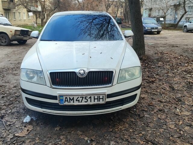 Білий Шкода Октавія, об'ємом двигуна 1.6 л та пробігом 370 тис. км за 4500 $, фото 6 на Automoto.ua