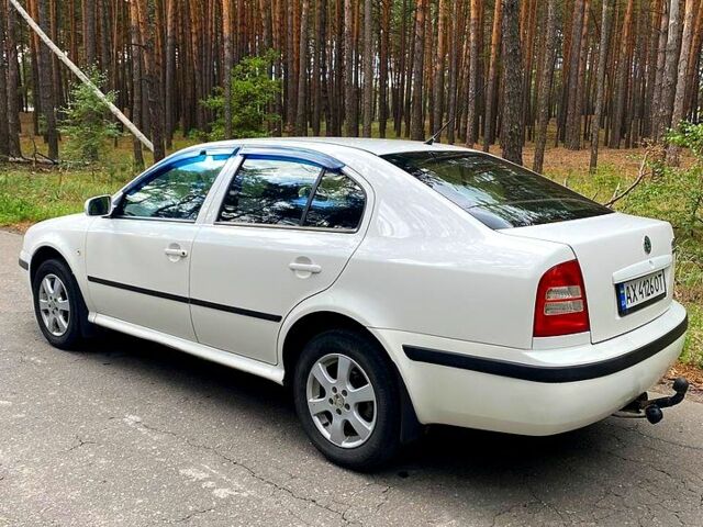 Белый Шкода Октавия, объемом двигателя 1.8 л и пробегом 172 тыс. км за 5500 $, фото 3 на Automoto.ua