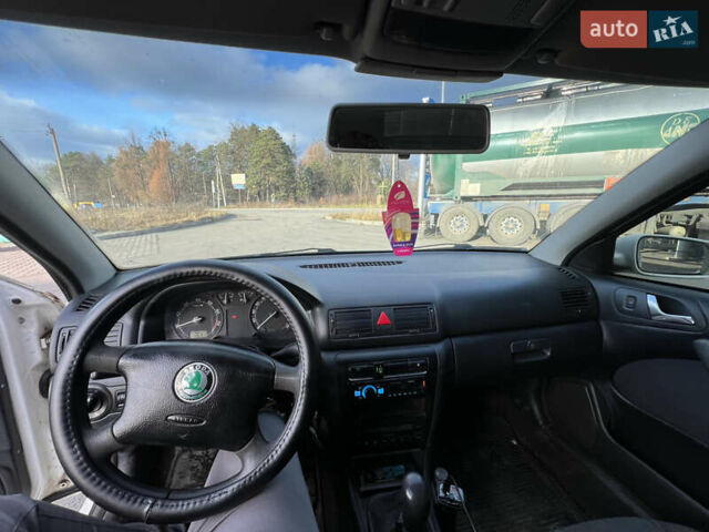 Білий Шкода Октавія, об'ємом двигуна 1.8 л та пробігом 285 тис. км за 4000 $, фото 11 на Automoto.ua