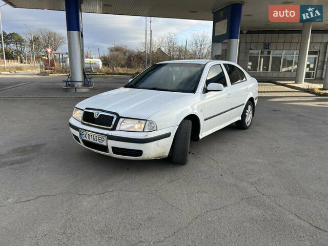 Білий Шкода Октавія, об'ємом двигуна 1.8 л та пробігом 285 тис. км за 4000 $, фото 1 на Automoto.ua