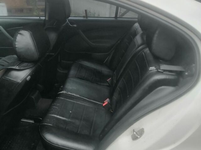 Білий Шкода Октавія, об'ємом двигуна 1.8 л та пробігом 250 тис. км за 4300 $, фото 5 на Automoto.ua