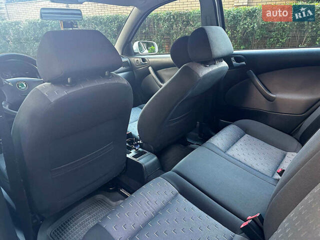 Белый Шкода Октавия, объемом двигателя 1.6 л и пробегом 232 тыс. км за 4290 $, фото 16 на Automoto.ua