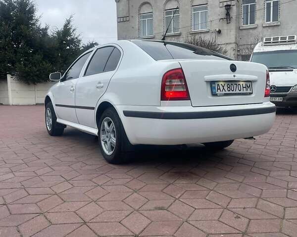 Білий Шкода Октавія, об'ємом двигуна 1.6 л та пробігом 300 тис. км за 5450 $, фото 3 на Automoto.ua
