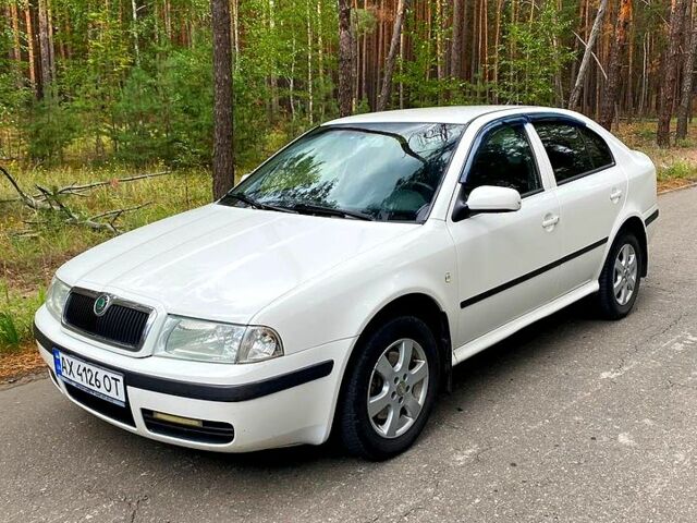 Белый Шкода Октавия, объемом двигателя 1.8 л и пробегом 172 тыс. км за 5500 $, фото 1 на Automoto.ua