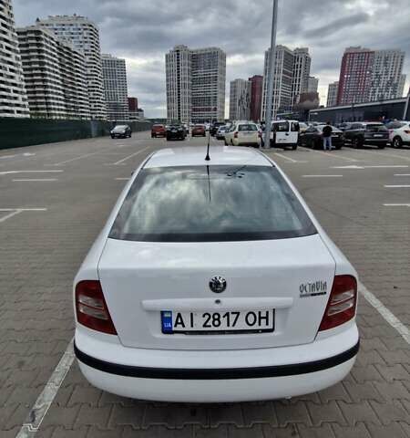 Белый Шкода Октавия, объемом двигателя 1.6 л и пробегом 232 тыс. км за 4200 $, фото 3 на Automoto.ua