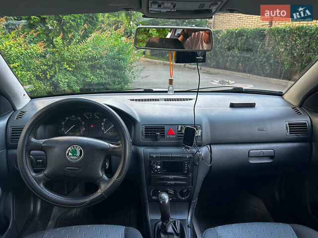 Белый Шкода Октавия, объемом двигателя 1.6 л и пробегом 232 тыс. км за 4290 $, фото 17 на Automoto.ua