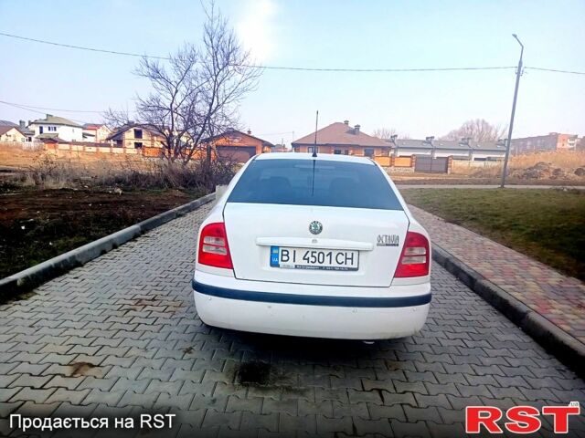 Белый Шкода Октавия, объемом двигателя 1.6 л и пробегом 210 тыс. км за 3900 $, фото 4 на Automoto.ua