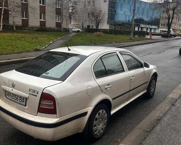 Белый Шкода Октавия, объемом двигателя 1.6 л и пробегом 325 тыс. км за 4600 $, фото 4 на Automoto.ua