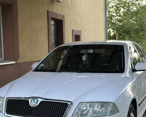Белый Шкода Октавия, объемом двигателя 1.9 л и пробегом 285 тыс. км за 5200 $, фото 9 на Automoto.ua