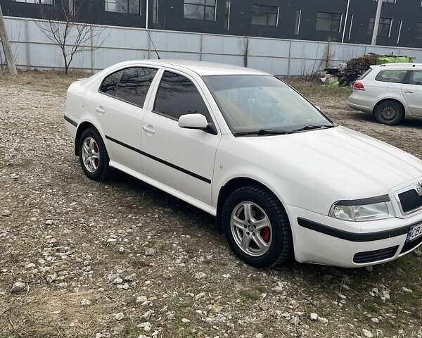 Шкода Октавия 2006 в Чернигове на Automoto.ua Белый Шкода Октавия, объемом двигателя 1.6 л и пробегом 245 тыс. км за 5700 $, фото 12 на Automoto.ua