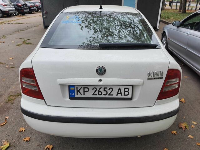 Белый Шкода Октавия, объемом двигателя 1.6 л и пробегом 239 тыс. км за 5100 $, фото 3 на Automoto.ua