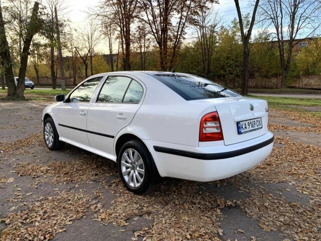 Шкода Октавия 2006 в Кривом Роге на Automoto.ua Белый Шкода Октавия, объемом двигателя 1.6 л и пробегом 187 тыс. км за 4800 $, фото 2 на Automoto.ua