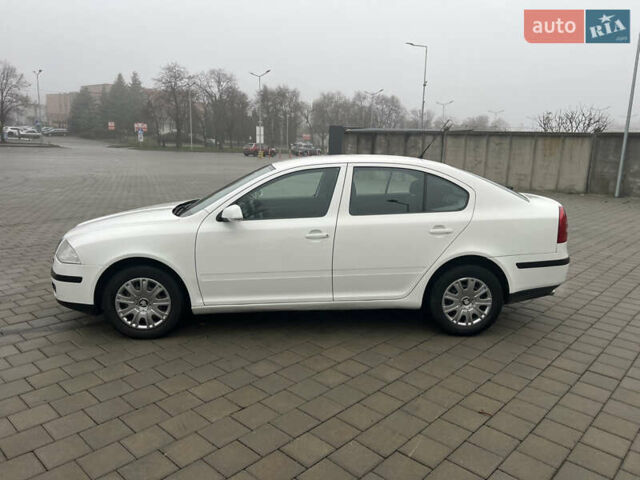 Белый Шкода Октавия, объемом двигателя 1.6 л и пробегом 295 тыс. км за 5850 $, фото 2 на Automoto.ua