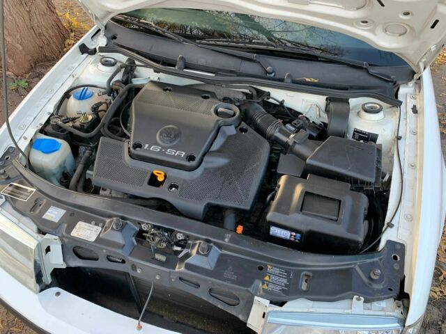 Шкода Октавия 2006 в Кривом Роге на Automoto.ua Белый Шкода Октавия, объемом двигателя 1.6 л и пробегом 187 тыс. км за 4800 $, фото 23 на Automoto.ua