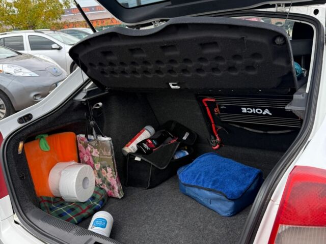 Шкода Октавія 2006 у Кривому Розі на Automoto.ua Білий Шкода Октавія, об'ємом двигуна 1.6 л та пробігом 301 тис. км за 5750 $, фото 14 на Automoto.ua