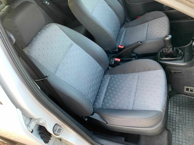 Шкода Октавия 2006 в Кривом Роге на Automoto.ua Белый Шкода Октавия, объемом двигателя 1.6 л и пробегом 187 тыс. км за 4800 $, фото 19 на Automoto.ua