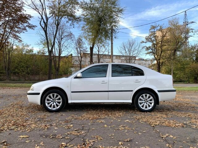 Шкода Октавия 2006 в Кривом Роге на Automoto.ua Белый Шкода Октавия, объемом двигателя 1.6 л и пробегом 187 тыс. км за 4800 $, фото 1 на Automoto.ua