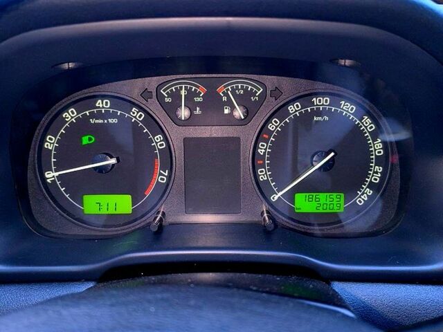 Білий Шкода Октавія, об'ємом двигуна 1.6 л та пробігом 186 тис. км за 4000 $, фото 5 на Automoto.ua